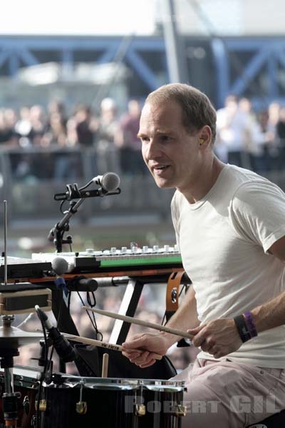 CARIBOU - 2011-05-28 - PARIS - Parc de la Villette - Daniel Victor Snaith